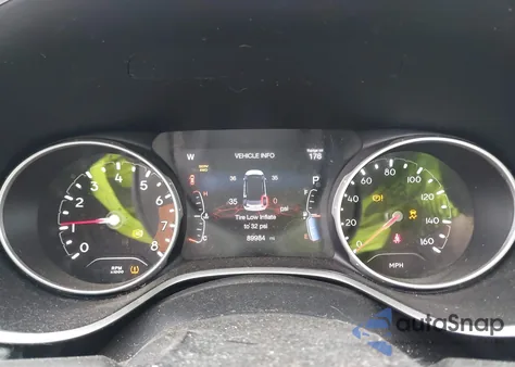 2021 Jeep Compass Latitude 4X4 z USA, uszkodzony, nr VIN 3C4NJDBB5MT540400